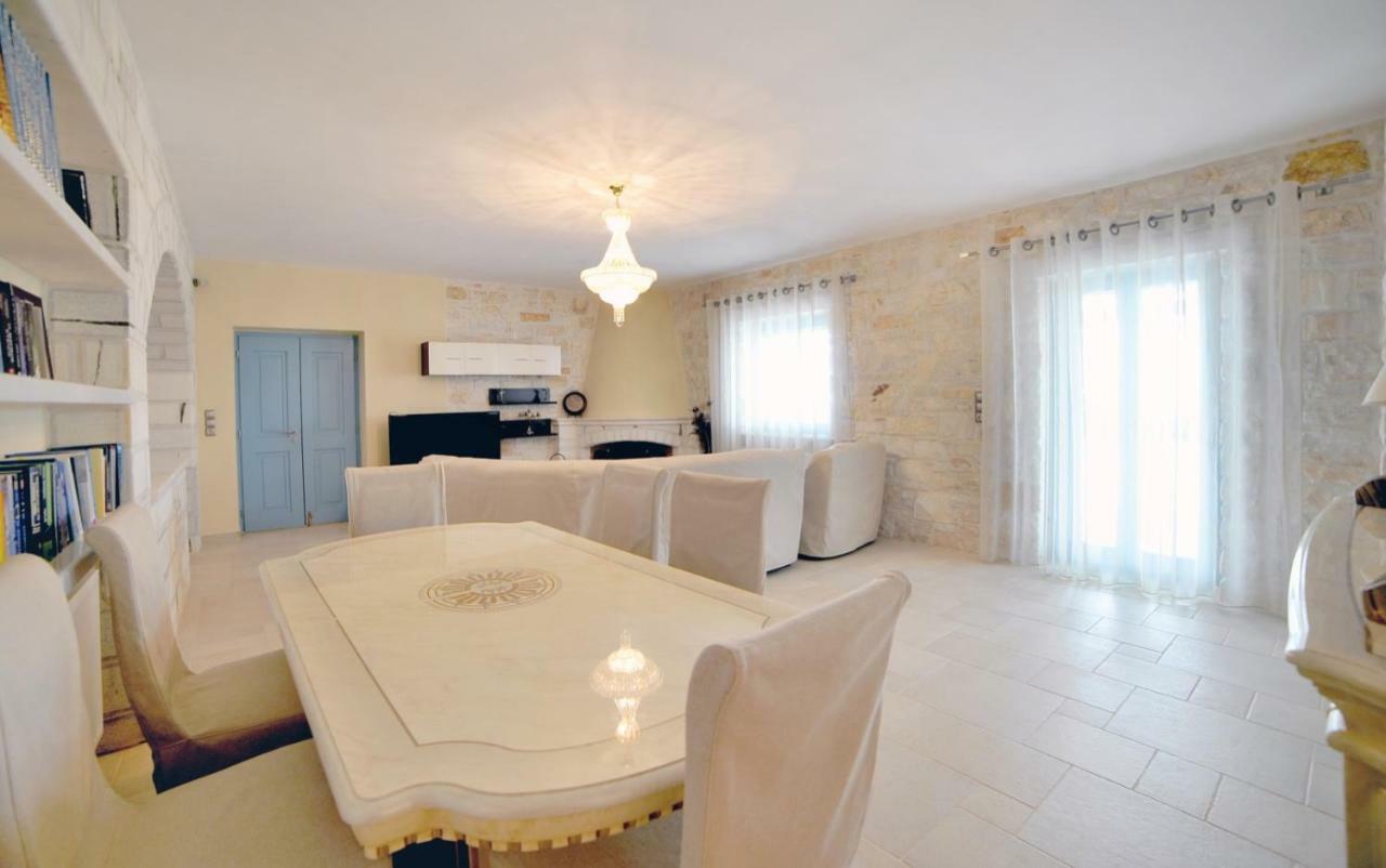 Villa Busho Nausa Zewnętrze zdjęcie