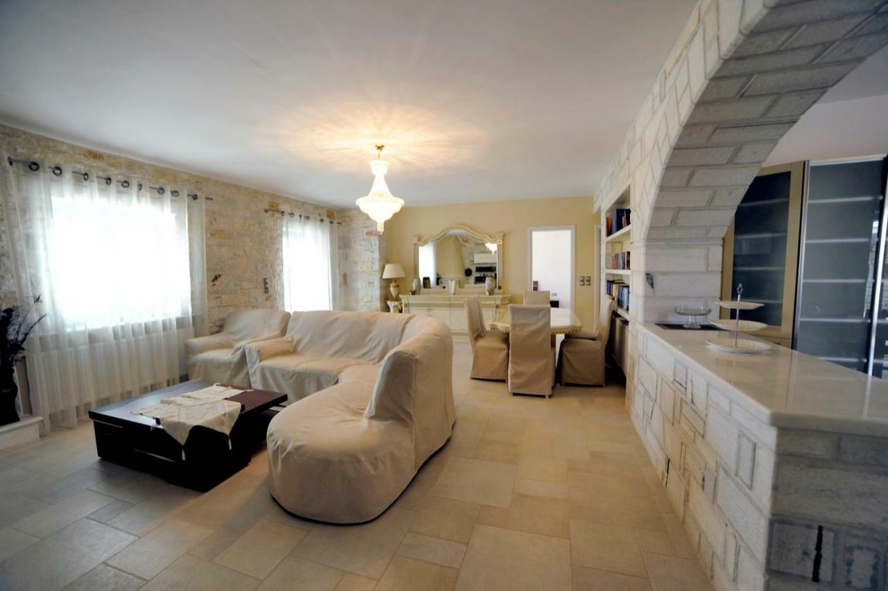 Villa Busho Nausa Zewnętrze zdjęcie