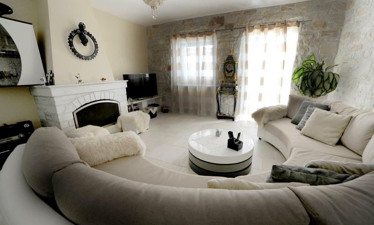 Villa Busho Nausa Zewnętrze zdjęcie