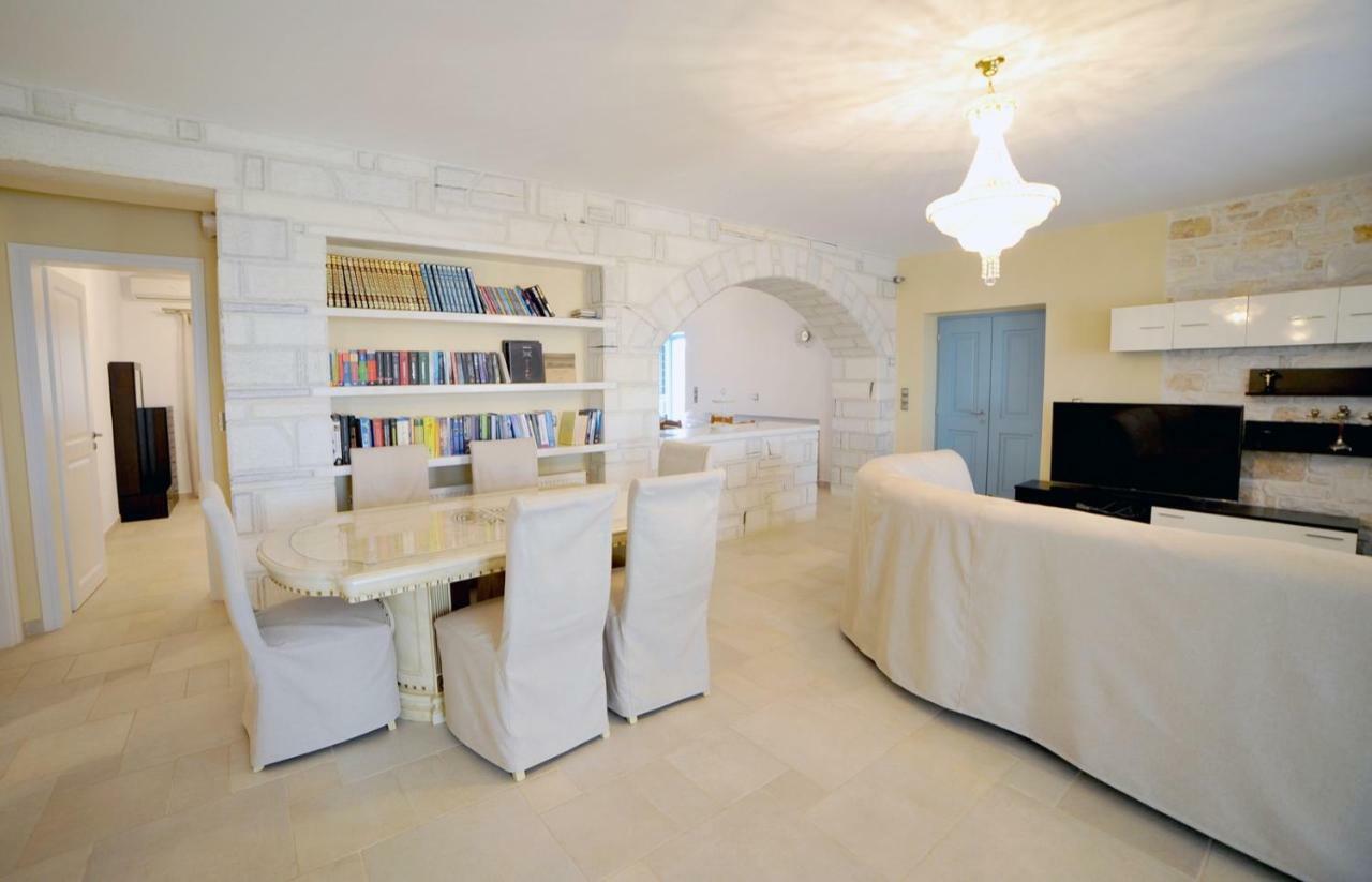 Villa Busho Nausa Zewnętrze zdjęcie