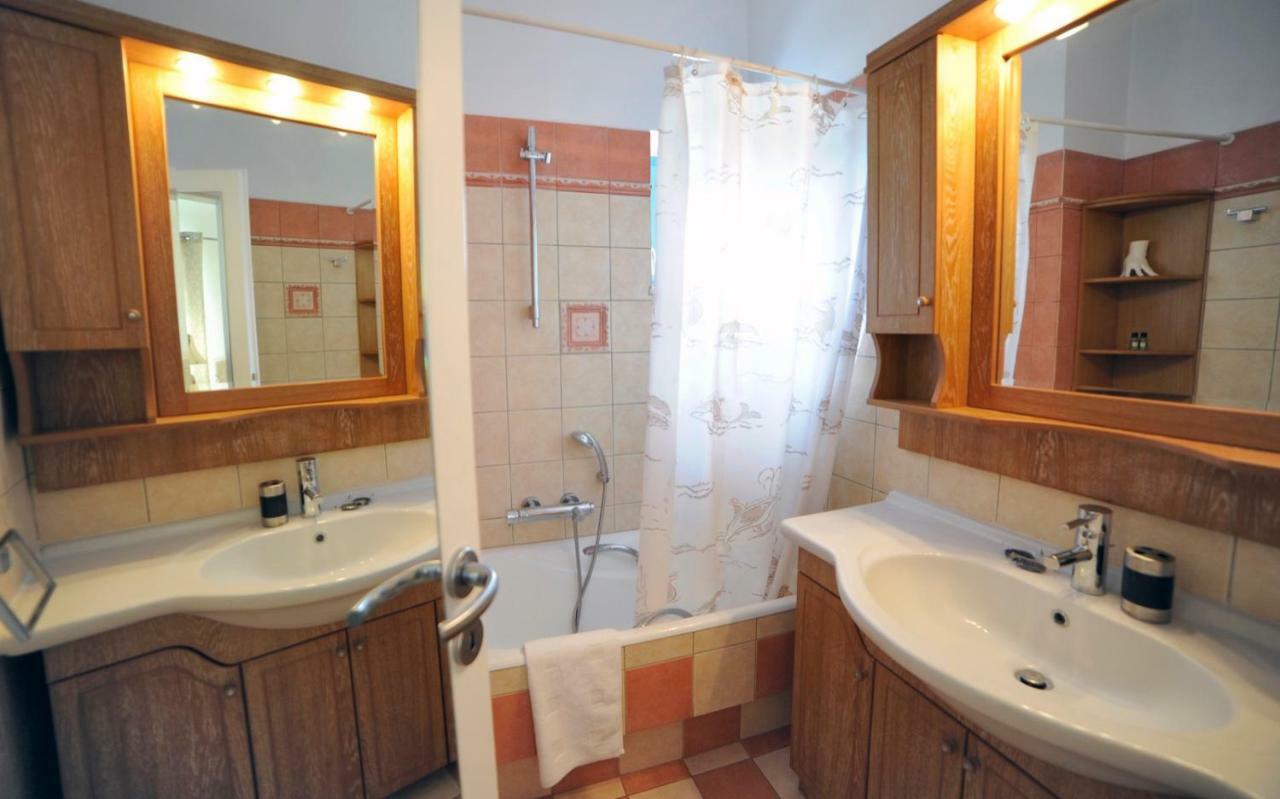 Villa Busho Nausa Zewnętrze zdjęcie